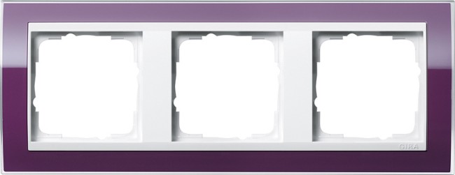 213753 - Gira Event Clear Рамка на 3 поста, темно-фиолетовая глянцевая, центральная вставка белая