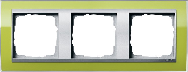 213746 - Gira Event Clear Рамка на 3 поста, зелёная глянцевая, центральная вставка алюм.