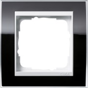 211733 - Gira Event Clear Рамка на 1 пост, чёрная глянцевая, центральная вставка белая