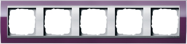 215756 - Gira Event Clear Рамка на 5 постов, темно-фиолетовая глянцевая, центральная вставка алюм.